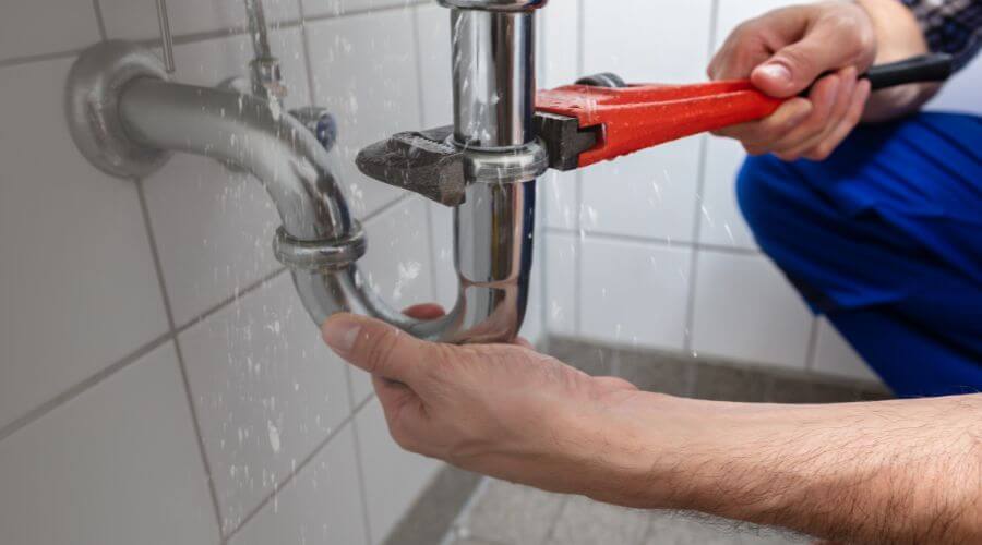 Expert burst pipe repair services in Stowell, TX